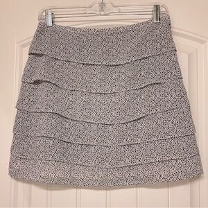 H&M NWOT Ruffle Tiered Mini Skirt White Black Speckle Side Zip Women’s Size 6